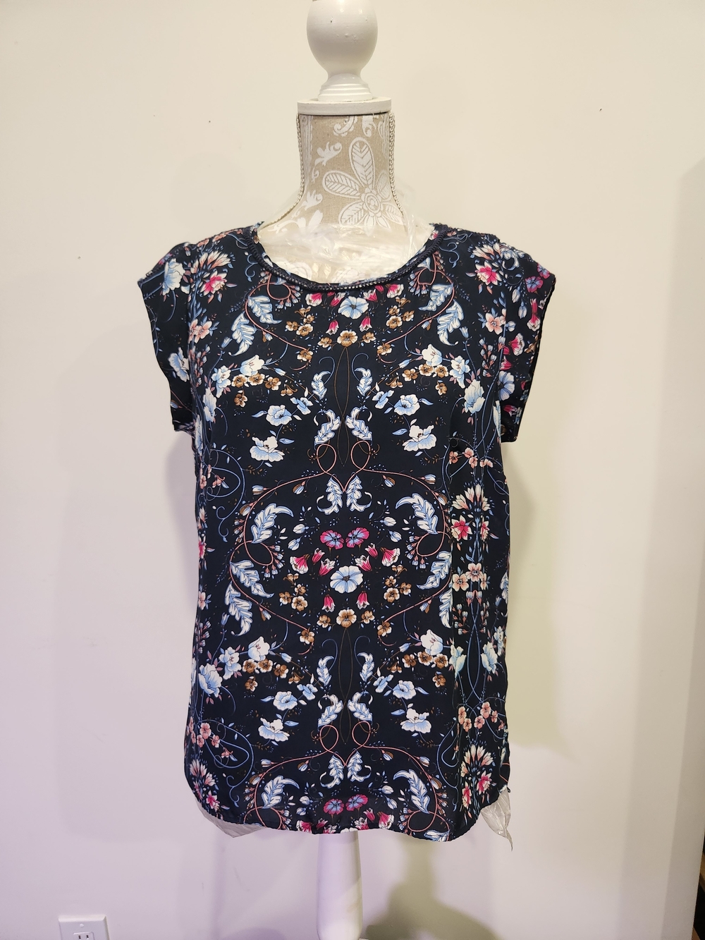 DR2 Navy Floral Short Sleeve Blouse
